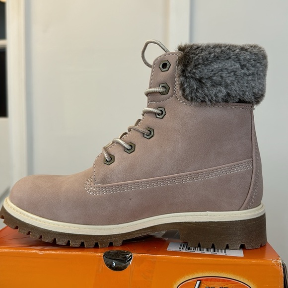 Lugz Convoy Fur boots, color pink, size 7 M - Picture 5 of 7